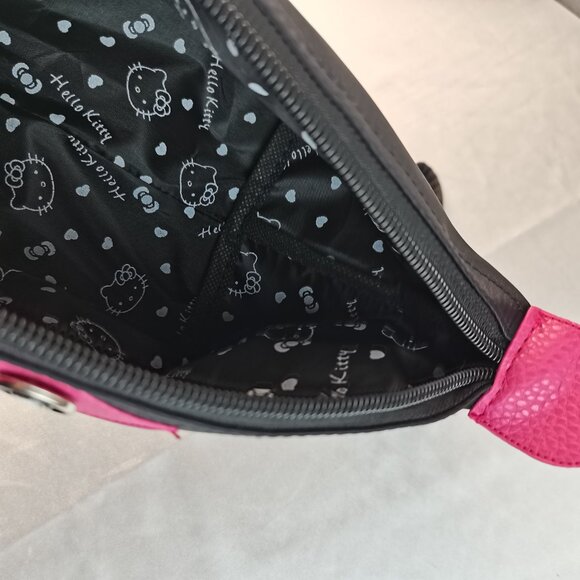 618 Hello Kitty MAKEUP BAG - Picture 6 of 7